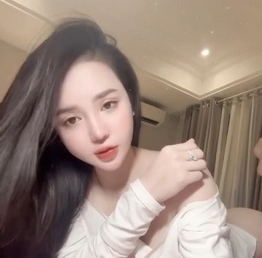 Poster of Chu Thúy Quỳnh trở nên hấp dẫn hơn khi được nện