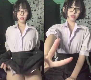 Poster of Clip sex của em học sinh vú nhỏ lồn không lông